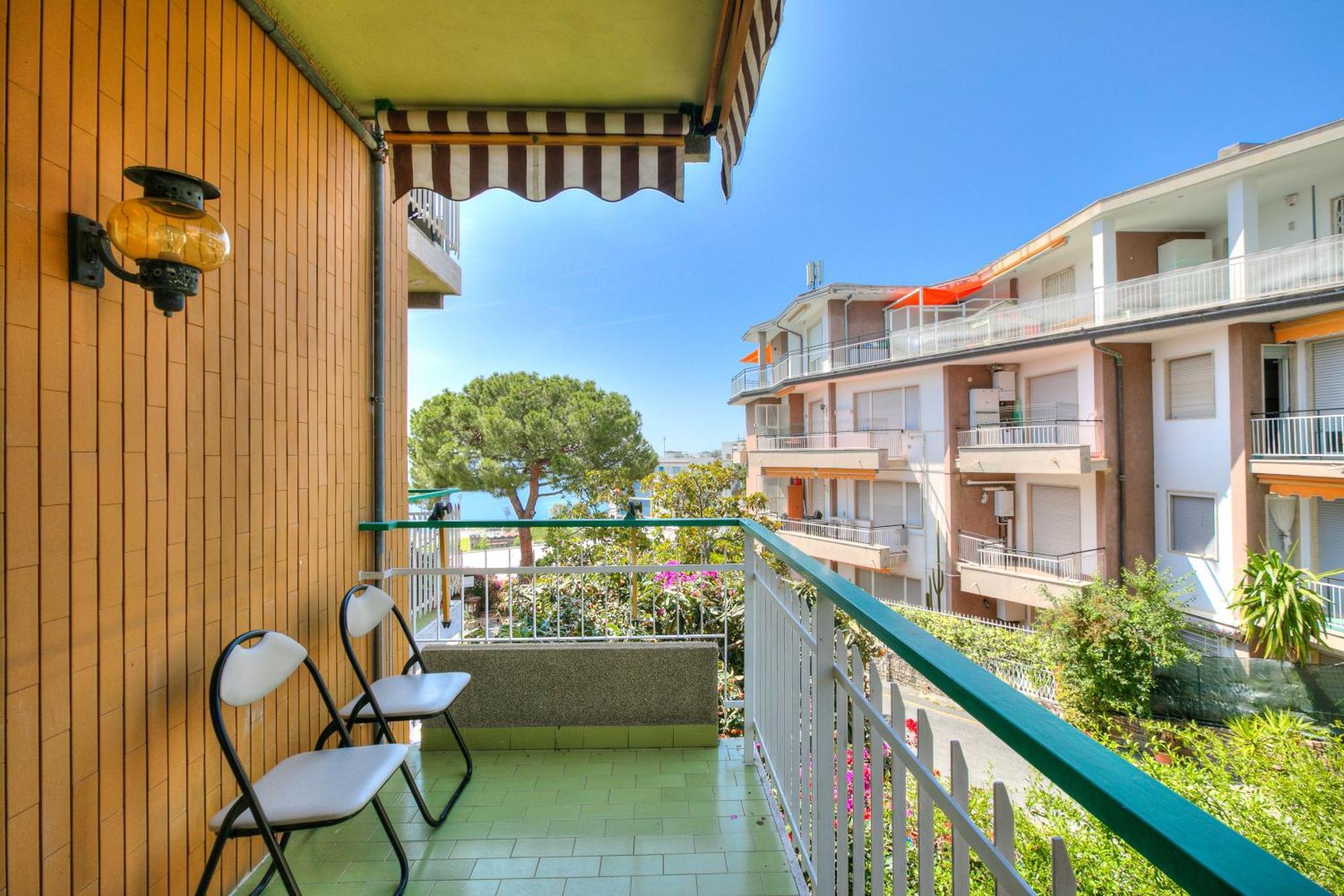 Casa Emma With Sea Glimpse - Happy Rentals Санремо Экстерьер фото